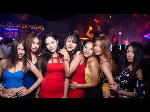bar girls dancing in pattaya walking street thailand red light #shorts #shortvideo #youtubeshorts
