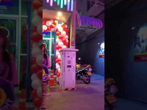 Club Girls on Walking Street, Pattaya