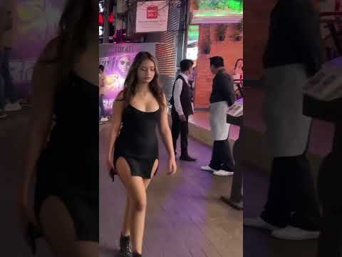 GIRLS WALK PATTAYA THAILAND #pattaya #pattayanightlife #dance #boomboom #nightlife #soi6