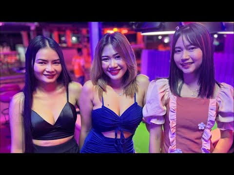 Hot Girls Play Pool in Thailand Bar – Pattaya  Nightlife Livestream