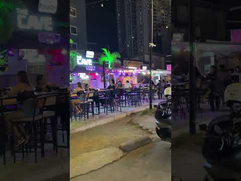 Pattaya, Bar girls in the bar, Nightlife 10.04.2023#shorts