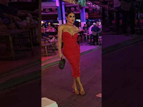 Pattaya Walking Street #thailand #girls