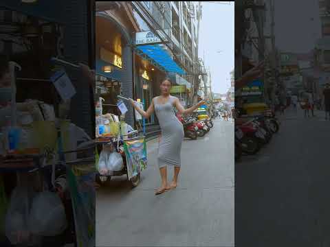 Sexy girls or ladyboys? Pattaya. Soi Honey.