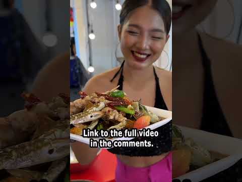 Two Thai Girls Making Som Tam #streetfood #food #pattaya #thailand