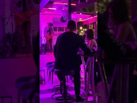 Live music bars. Pattaya.#shorts #shortvideo #pattaya #bars #girl #girls #nightlife #livemusic