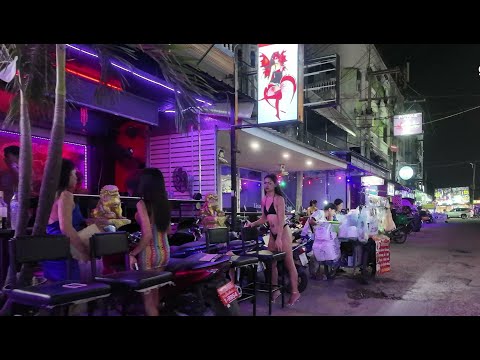 Walking Tour of Pattaya Soi Chaiyapoon – Bars, Ladyboy Bars
