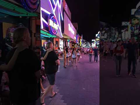 #pattayatrip #pattaya #thailandtrip #thailandvacation #walkingstreetpattaya #chill #chilling