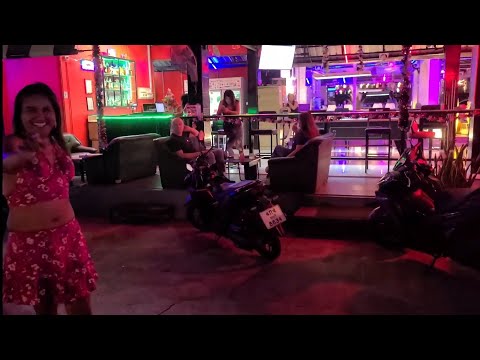 Exploring Pattaya Nightlife: Jomtien Market, Bars & Wild Encounter! | Vlog 07
