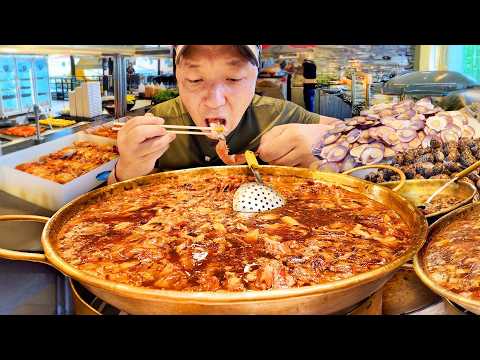 INSIDE the World’s CHEAPEST Food Court & FRESHEST Seafood Buffet in Pattaya Thailand