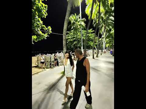 Original FREELANCERS Waiting! Sep 29, 2025! Beach Road fresh FLOWERS 🌺! PATTAYA!