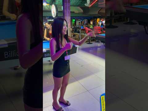 #pattaya #romphomarket #bar #jomtien #fun #thailand #girlpower #girls #boxing #boxingmachine