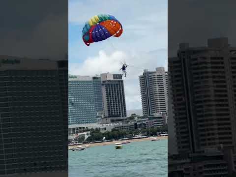 #trending #explore #trendingshorts #movie #parasailing #peragliding #pattaya #thailand #thaistreet